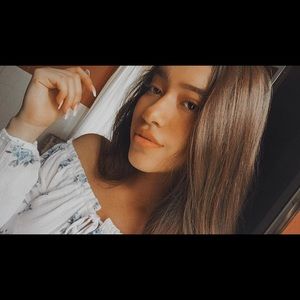 Meet your Posher, Daniela